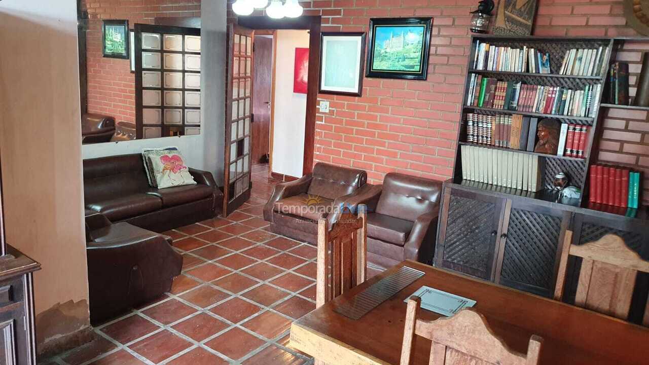 Casa para alquiler de vacaciones em Caraguatatuba (Indaiá)