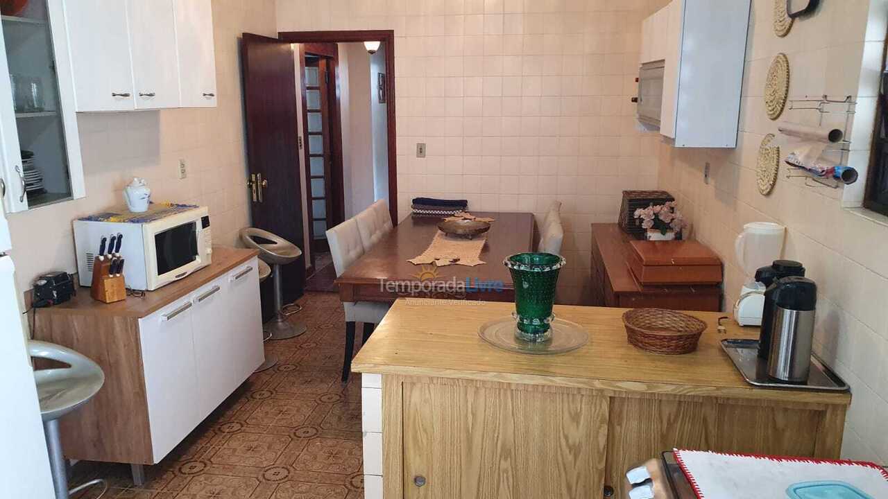 Casa para alquiler de vacaciones em Caraguatatuba (Indaiá)