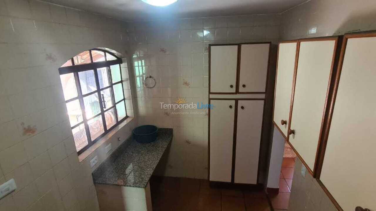 Chácara / sítio para aluguel de temporada em Santana de Parnaíba (Parque Sinae)