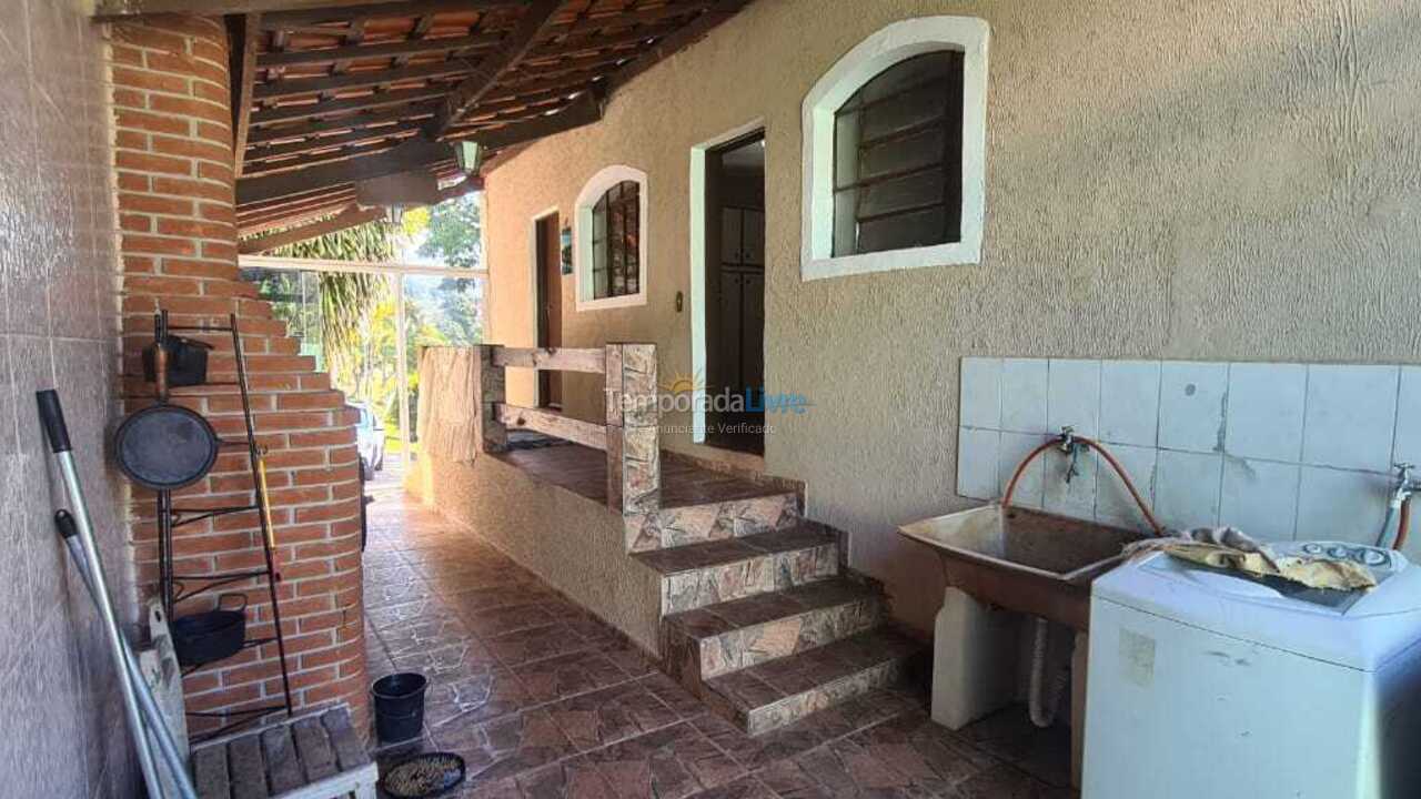 Chácara / sítio para aluguel de temporada em Santana de Parnaíba (Parque Sinae)