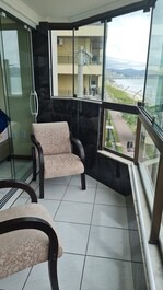 Departamento frente al mar con dos balcones