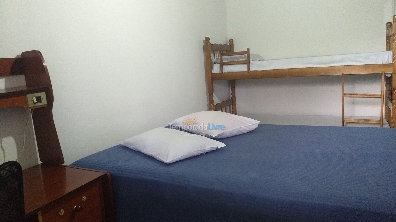 Casa para aluguel de temporada em São Sebastião (Canto do Mar)