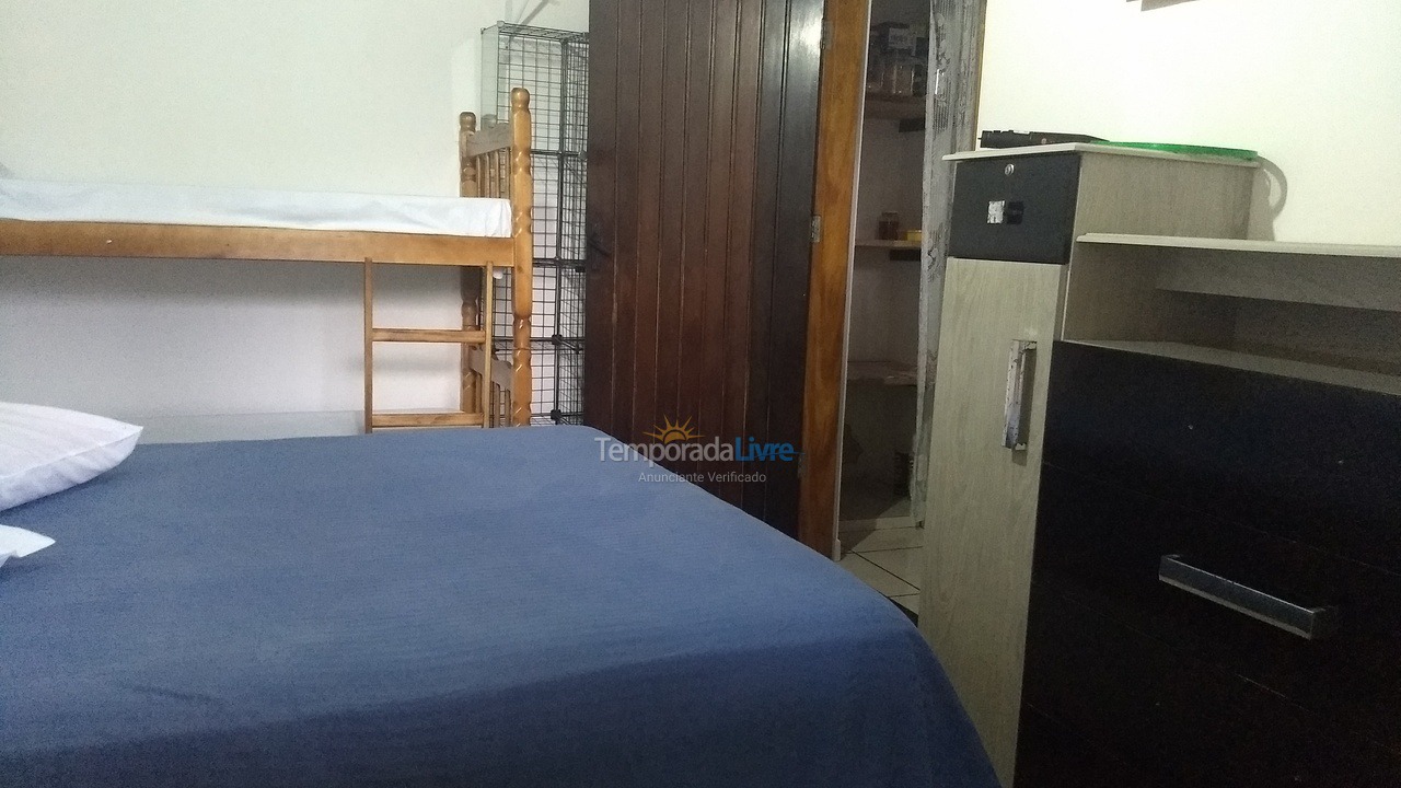 Casa para aluguel de temporada em São Sebastião (Canto do Mar)