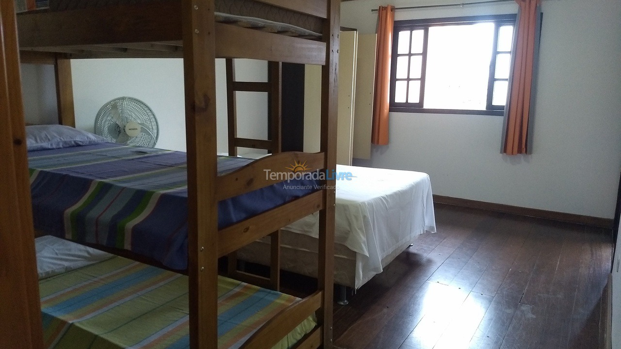 Casa para aluguel de temporada em São Sebastião (Canto do Mar)