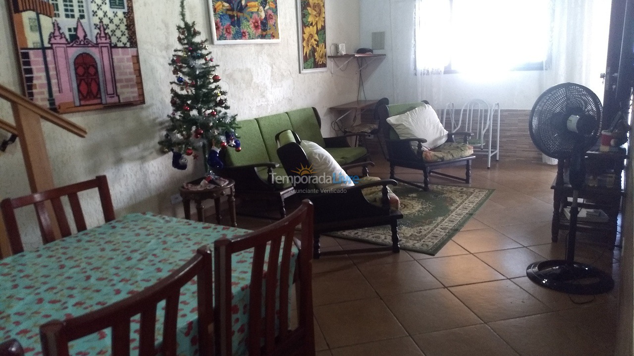 Casa para aluguel de temporada em São Sebastião (Canto do Mar)