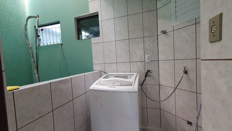 Apto com 1 dormitório na quadra do mar!