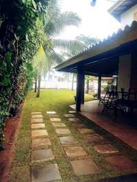 Casa frente al mar con aire acondicionado y piscina.