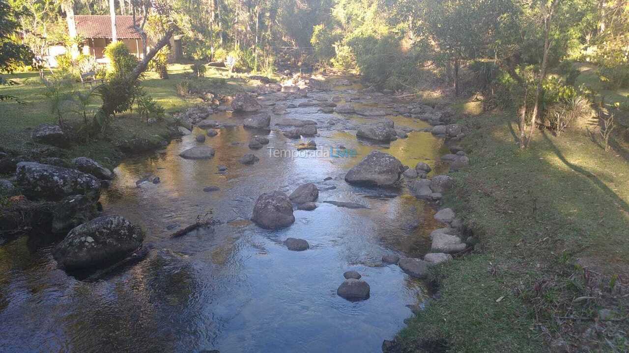Granja para alquiler de vacaciones em Nova Friburgo (Rio Bonito de Lumiar)