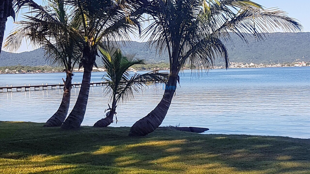 Casa para aluguel de temporada em Florianópolis (Praia Mole)