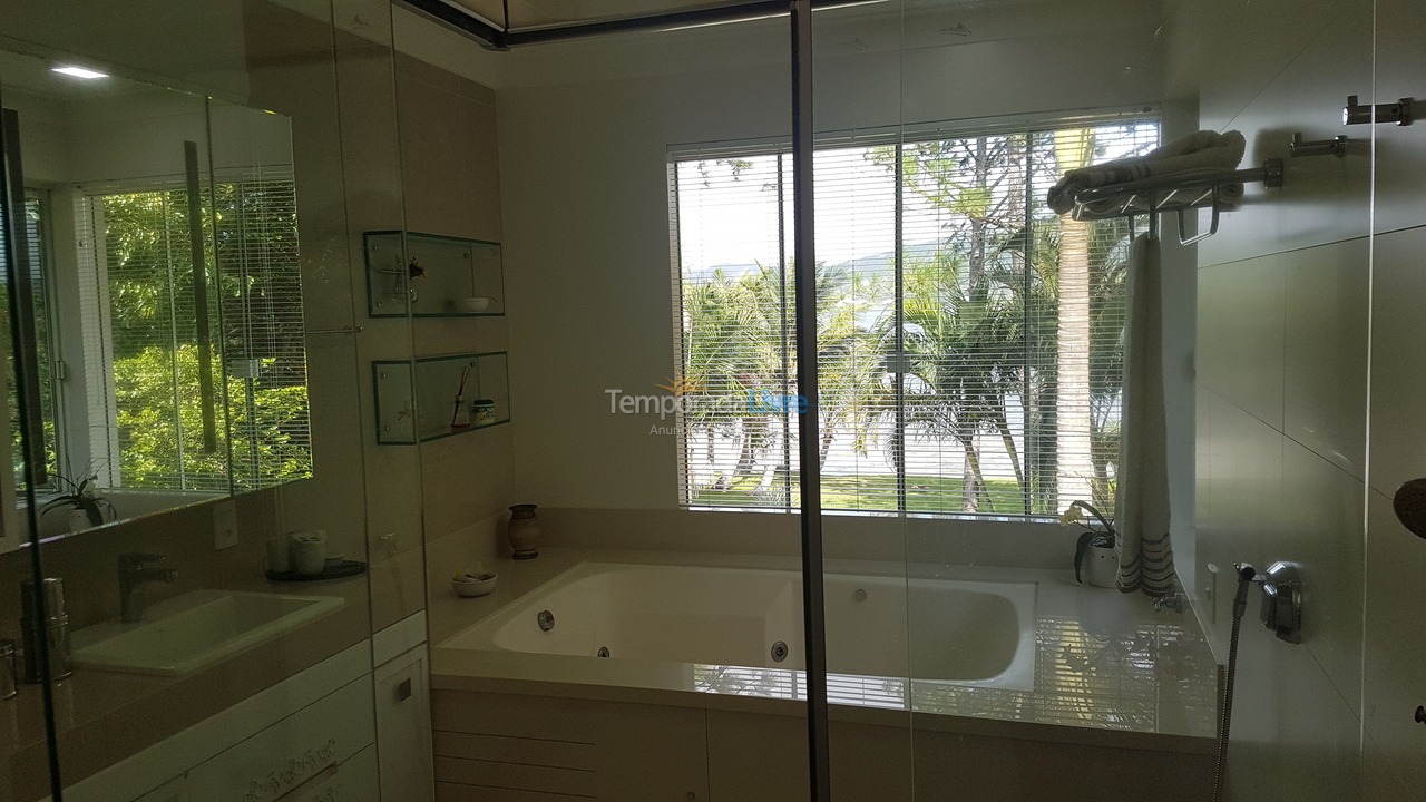 Casa para aluguel de temporada em Florianópolis (Praia Mole)