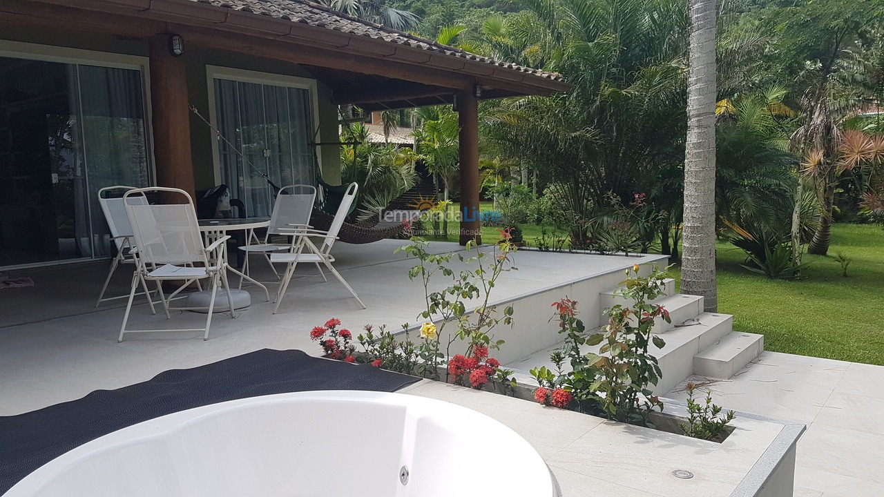 Casa para aluguel de temporada em Florianópolis (Praia Mole)