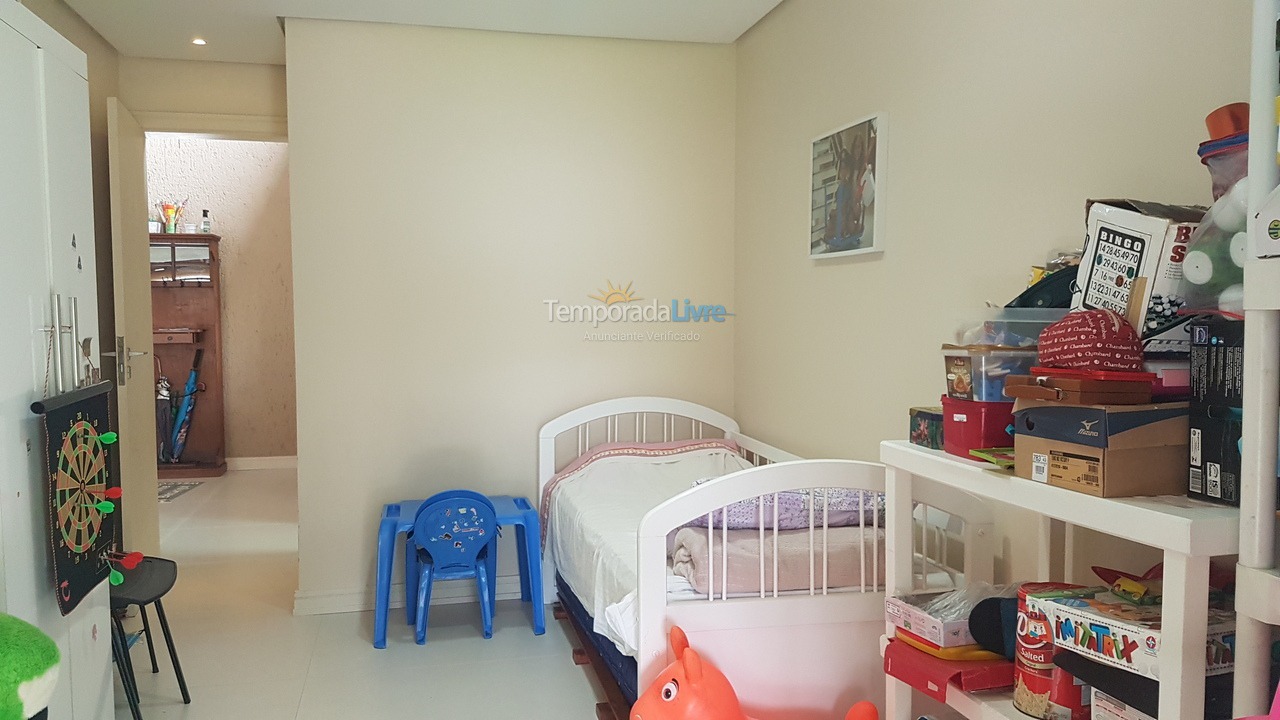 Casa para aluguel de temporada em Florianópolis (Praia Mole)