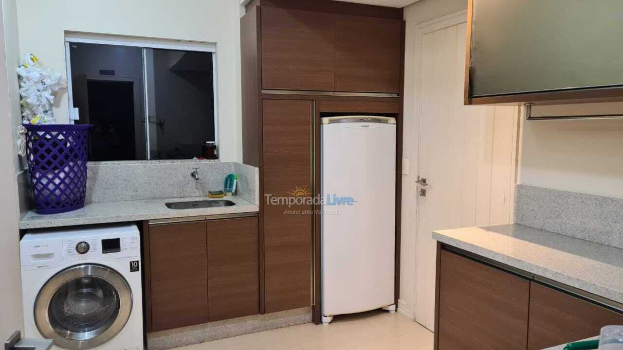 Casa para aluguel de temporada em Florianópolis (Praia Mole)