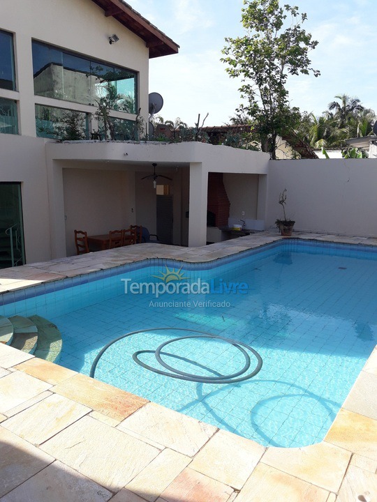 Casa para aluguel de temporada em Guarujá (Jardim Virgínia)