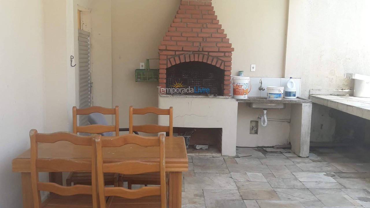 Casa para aluguel de temporada em Guarujá (Jardim Virgínia)
