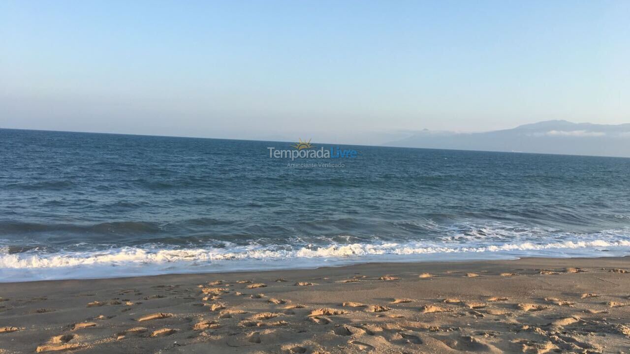 Casa para aluguel de temporada em Caraguatatuba (Capricórnio)