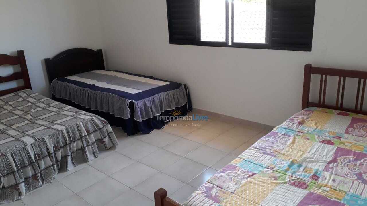 Casa para aluguel de temporada em Guarujá (Enseada)