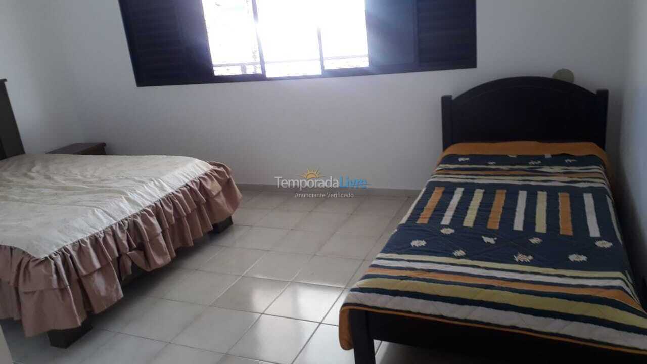 Casa para aluguel de temporada em Guarujá (Enseada)