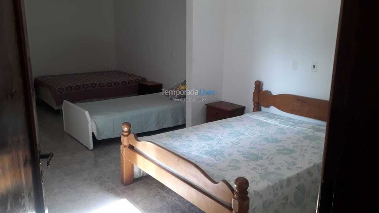 Casa para aluguel de temporada em Guarujá (Enseada)