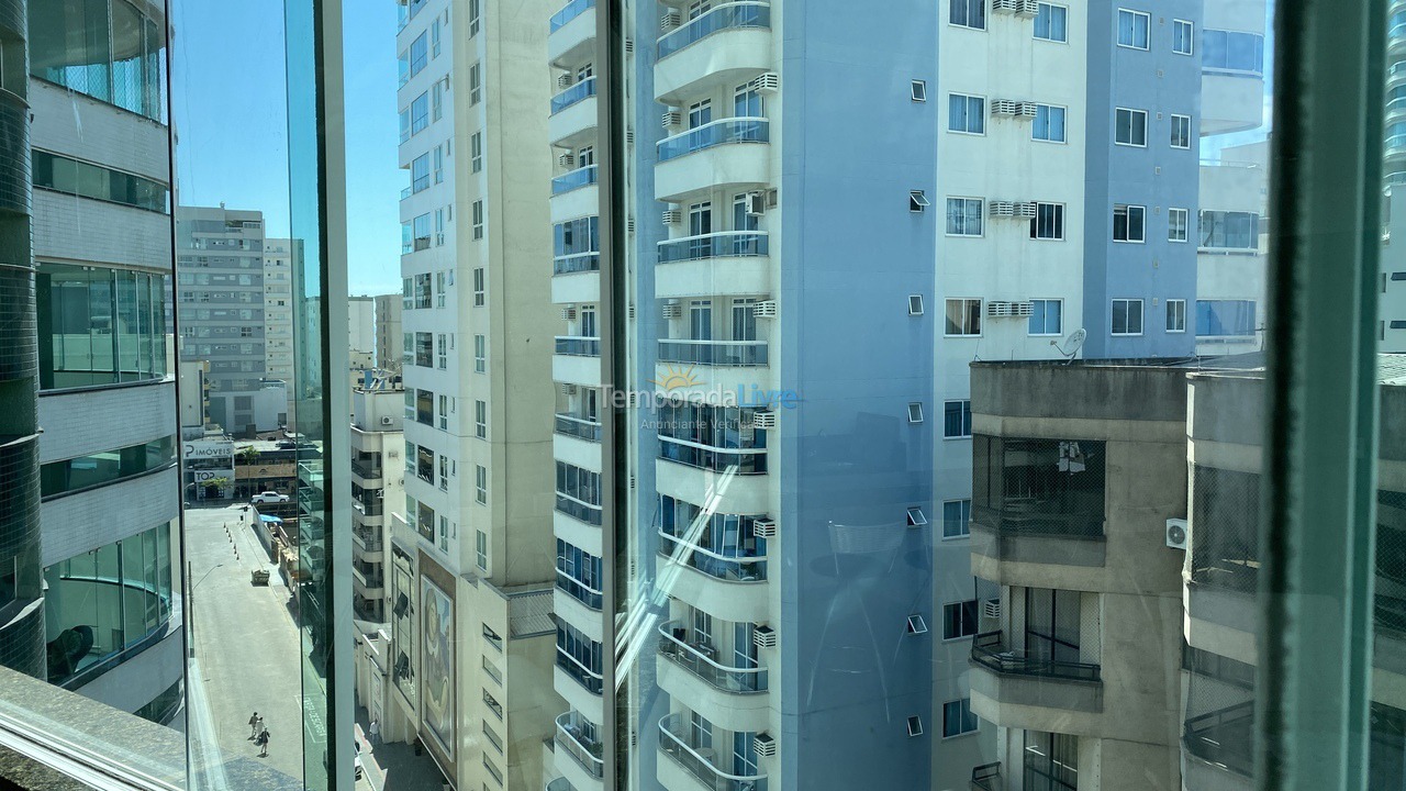 Apartamento para aluguel de temporada em Itapema (Meia Praia)