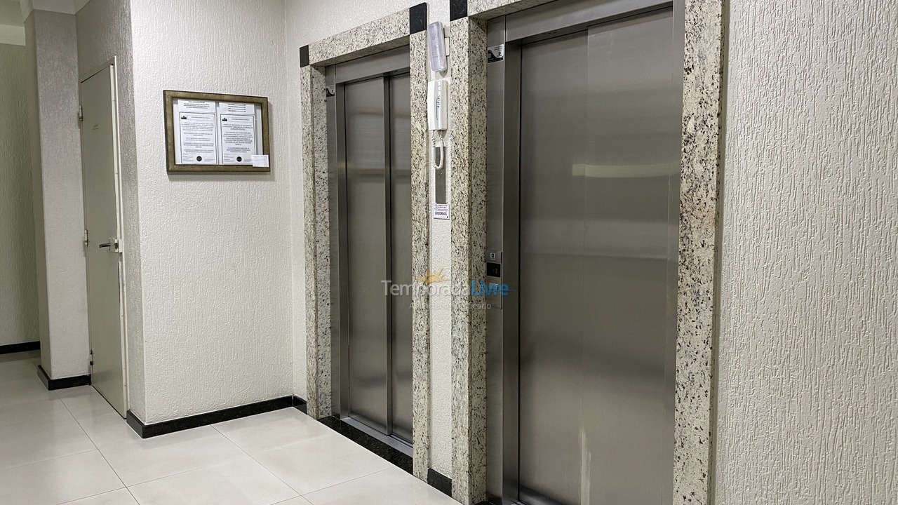 Apartamento para aluguel de temporada em Itapema (Meia Praia)