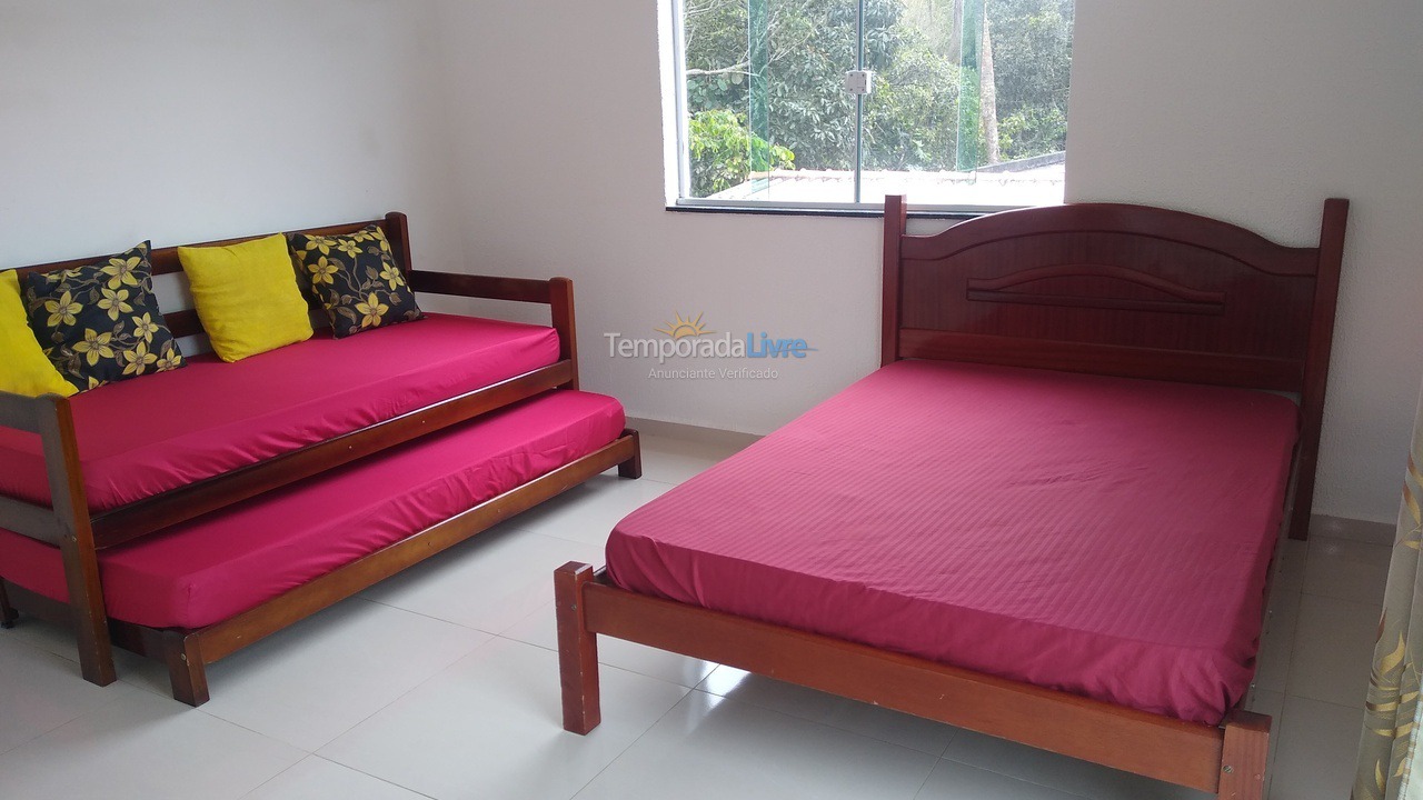 Casa para alquiler de vacaciones em Peruíbe (Balneario Maria Helena Novaes)