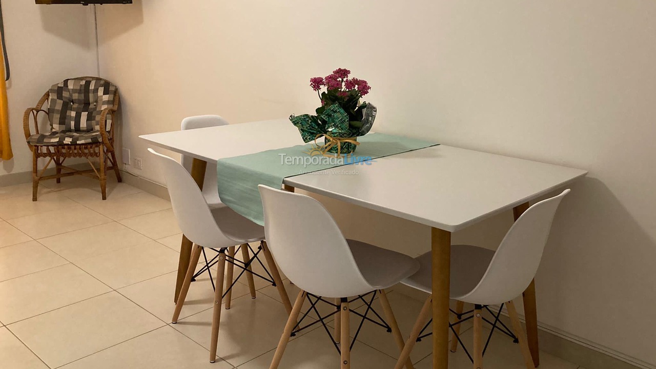 Apartamento para aluguel de temporada em Guarujá (Pitangueiras)