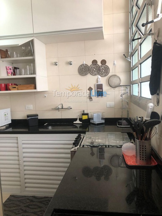 Apartamento para aluguel de temporada em Guarujá (Pitangueiras)