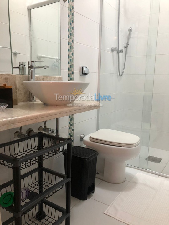 Apartamento para aluguel de temporada em Guarujá (Pitangueiras)