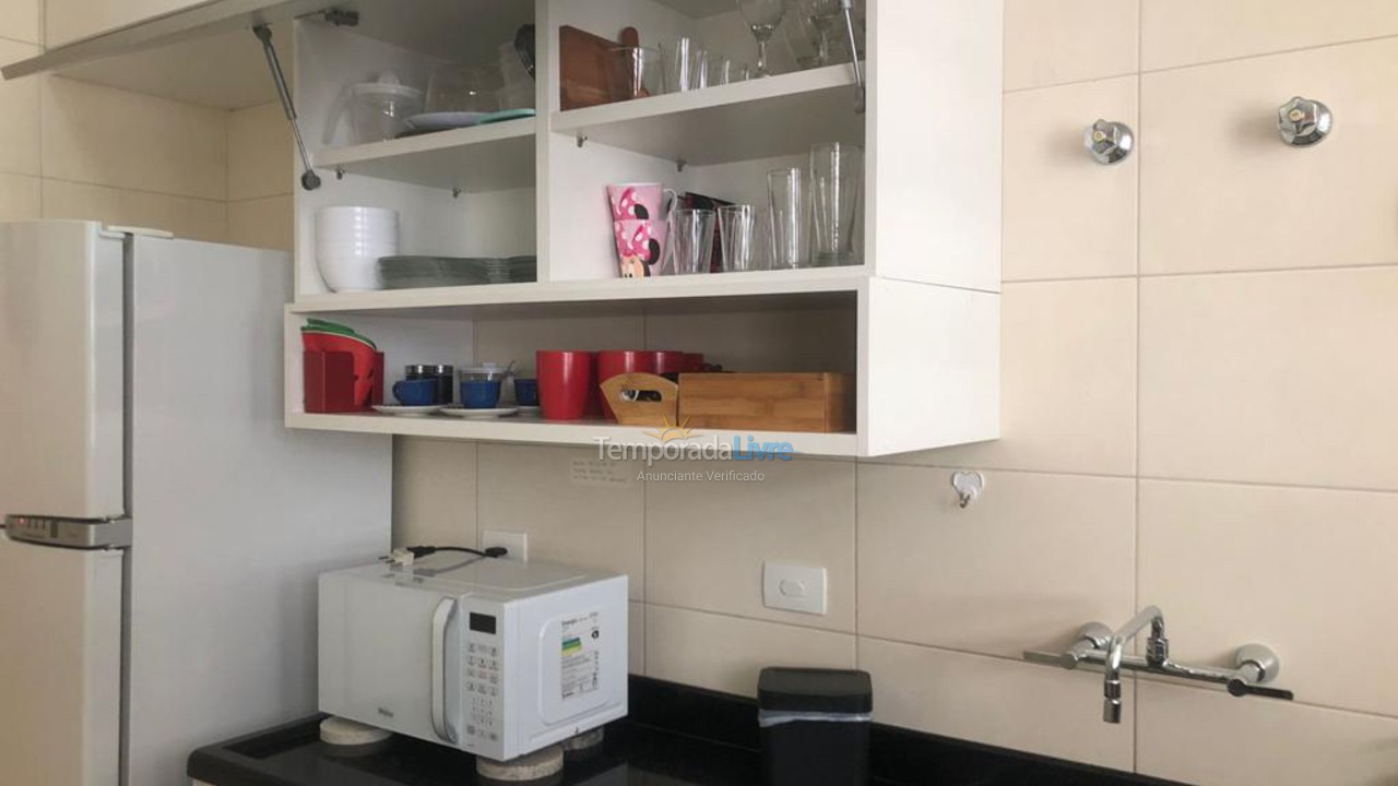 Apartamento para aluguel de temporada em Guarujá (Pitangueiras)