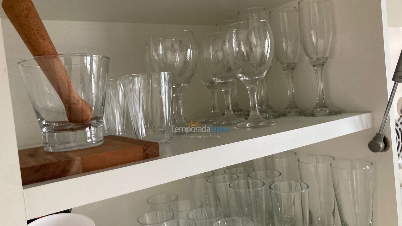 Apartamento para aluguel de temporada em Guarujá (Pitangueiras)