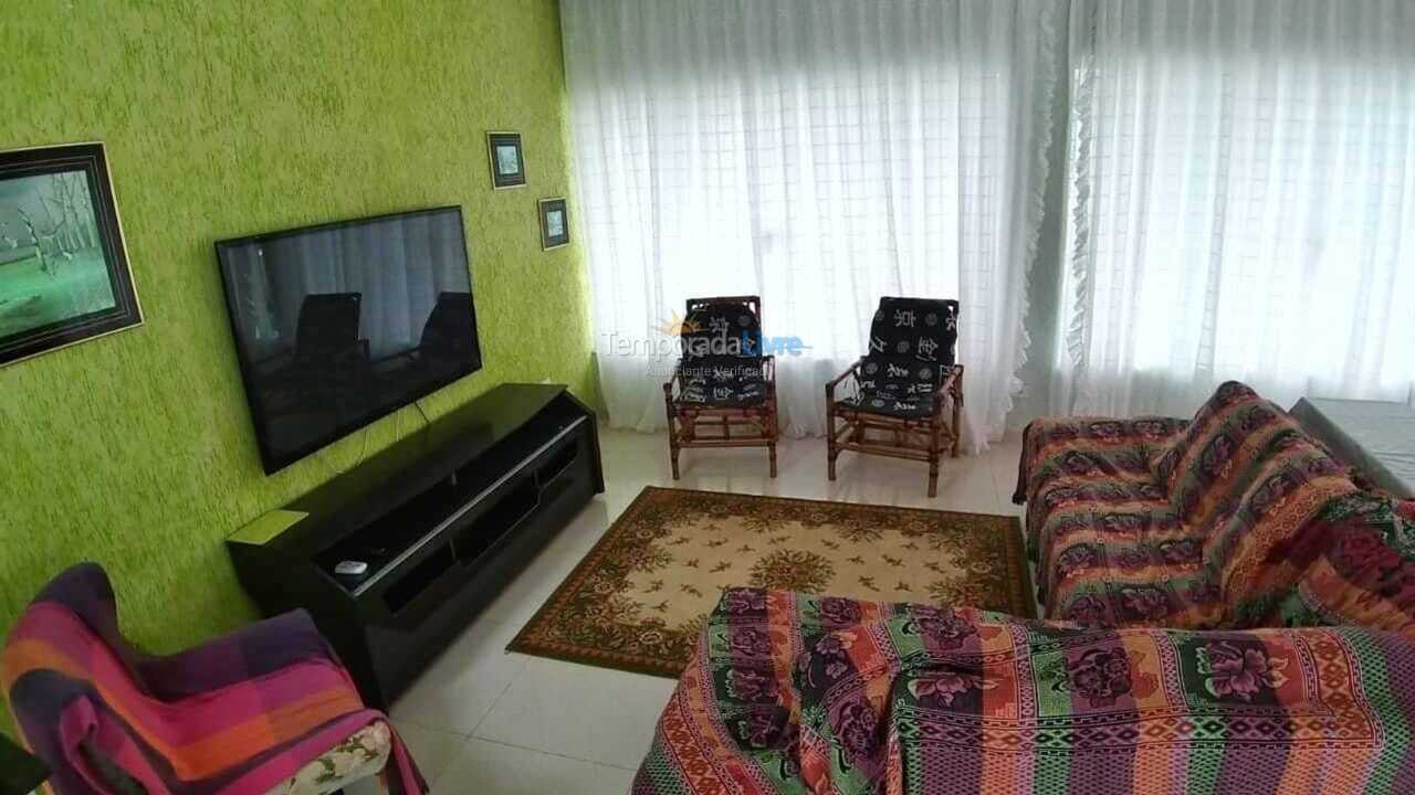 Casa para aluguel de temporada em Caraguatatuba (Capricórnio)