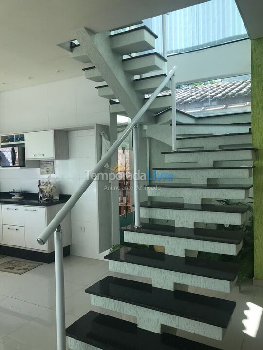 Casa para aluguel de temporada em Caraguatatuba (Capricórnio)