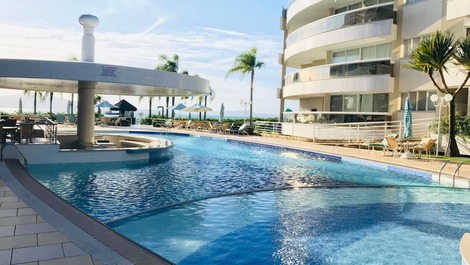 WONDERFUL 3 SUITES SWIMMING POOL IN FRONT OF THE SEA IN PRAIA DA CACHOEIRA