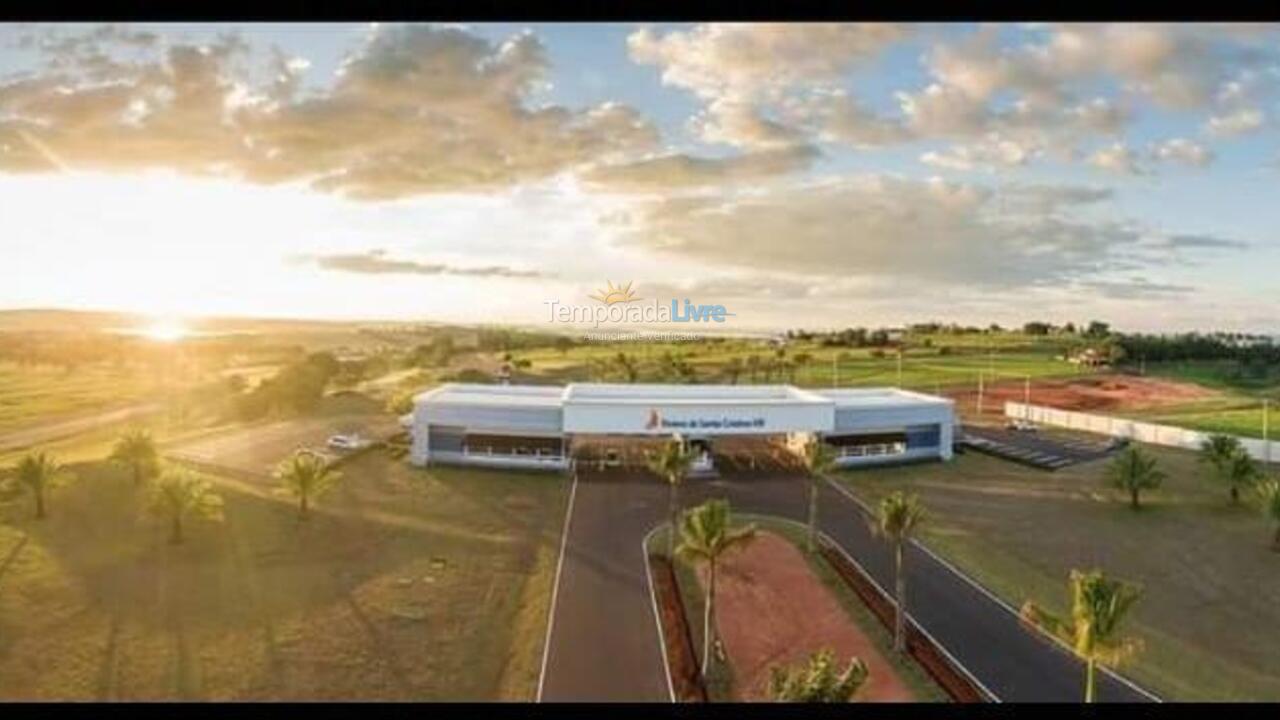 Casa para aluguel de temporada em Paranapanema (Condomínio Riviera de Santa Cristina Xiii)