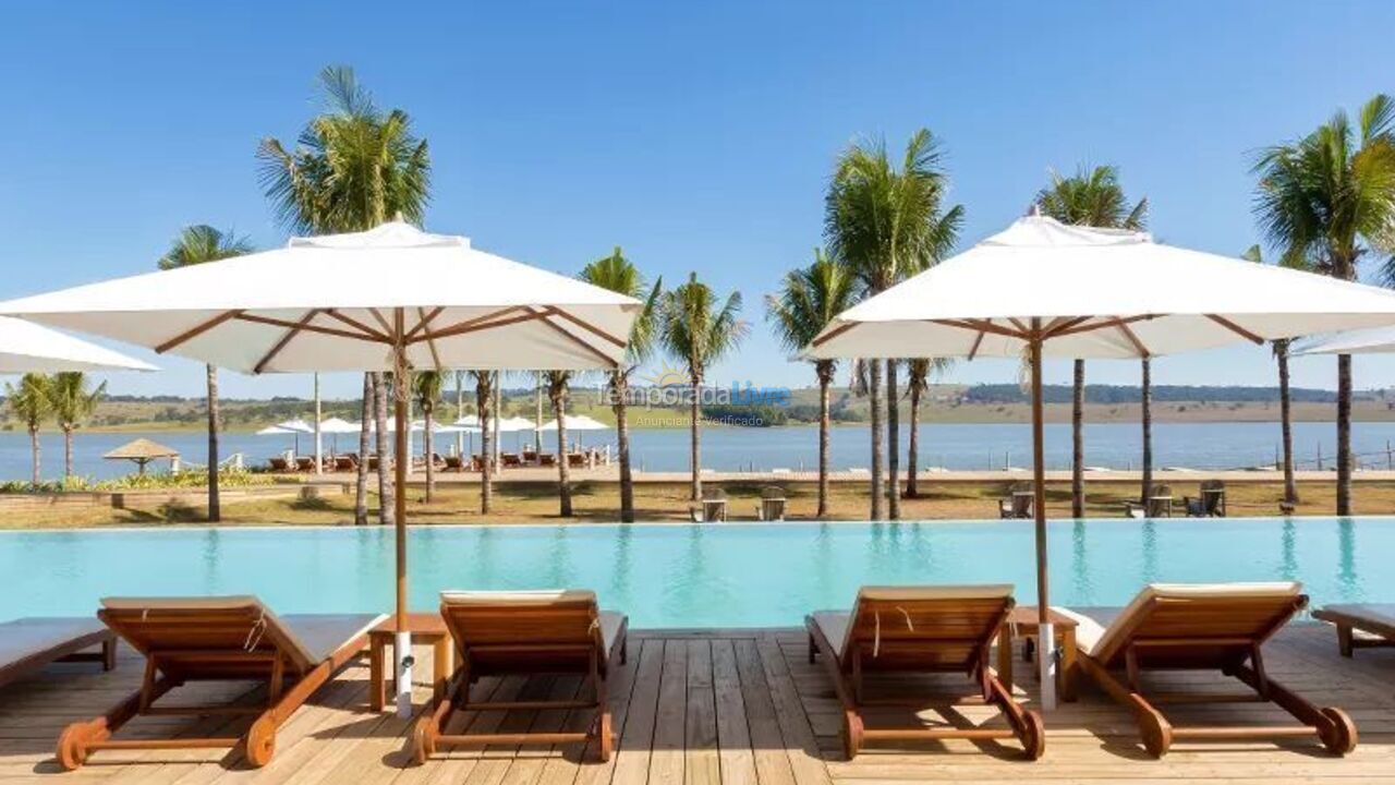 Casa para aluguel de temporada em Paranapanema (Condomínio Riviera de Santa Cristina Xiii)