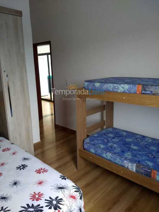 Casa para aluguel de temporada em Paranapanema (Condomínio Riviera de Santa Cristina Xiii)