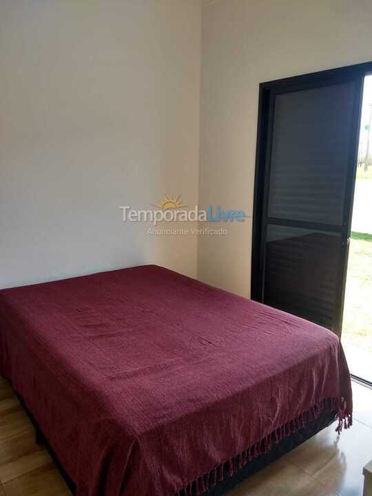 Casa para aluguel de temporada em Paranapanema (Condomínio Riviera de Santa Cristina Xiii)