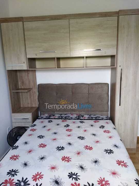 Casa para aluguel de temporada em Paranapanema (Condomínio Riviera de Santa Cristina Xiii)