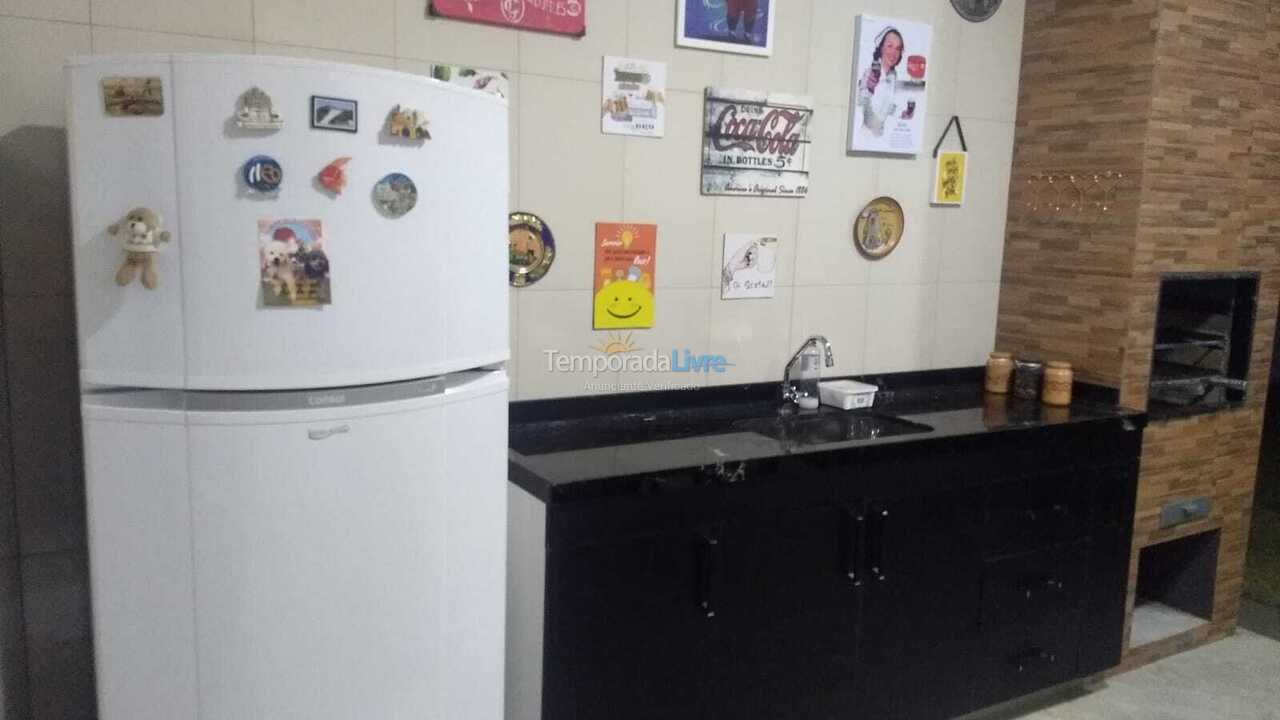 Casa para aluguel de temporada em Paranapanema (Condomínio Riviera de Santa Cristina Xiii)