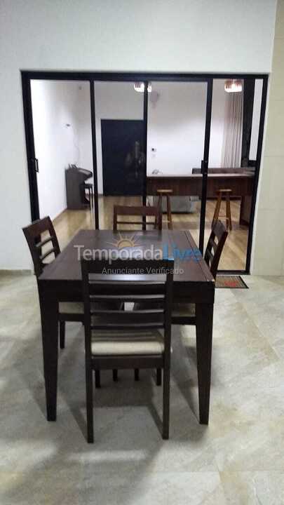 Casa para aluguel de temporada em Paranapanema (Condomínio Riviera de Santa Cristina Xiii)