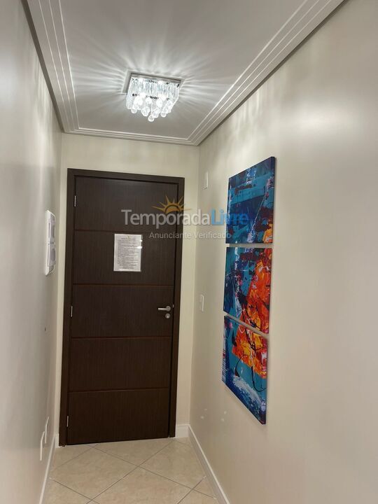 Apartamento para aluguel de temporada em Praia Grande (Vila Tupi)