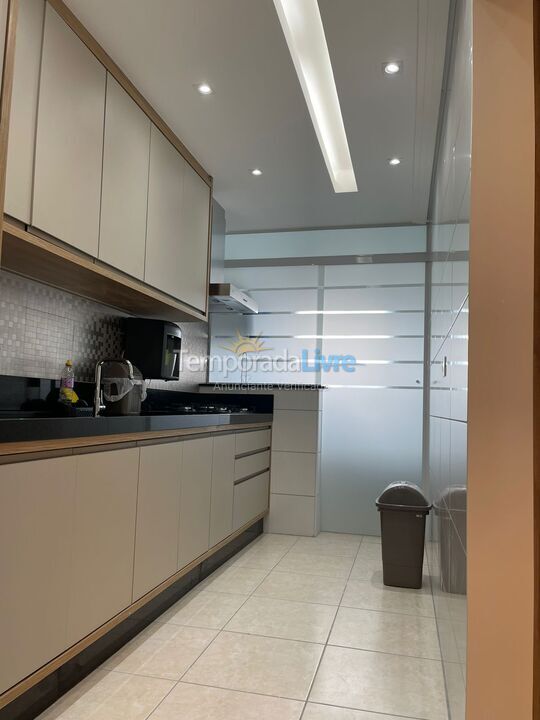 Apartamento para aluguel de temporada em Praia Grande (Vila Tupi)