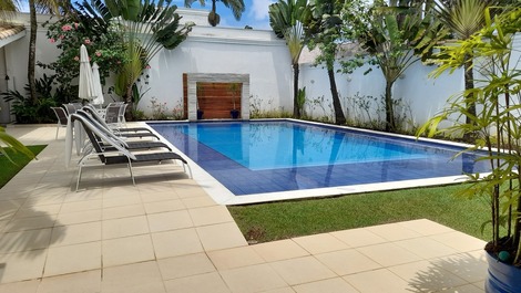 Beautiful house in Jardim Acapulco, sleeps 15, 600m from Pernambuco beach.