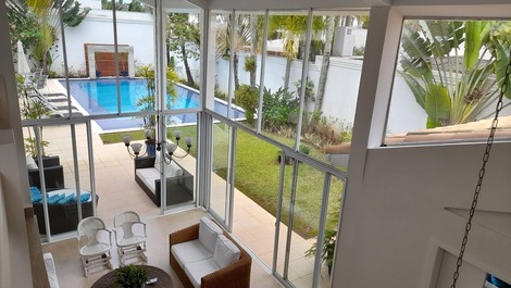 Beautiful house in Jardim Acapulco, sleeps 15, 600m from Pernambuco beach.