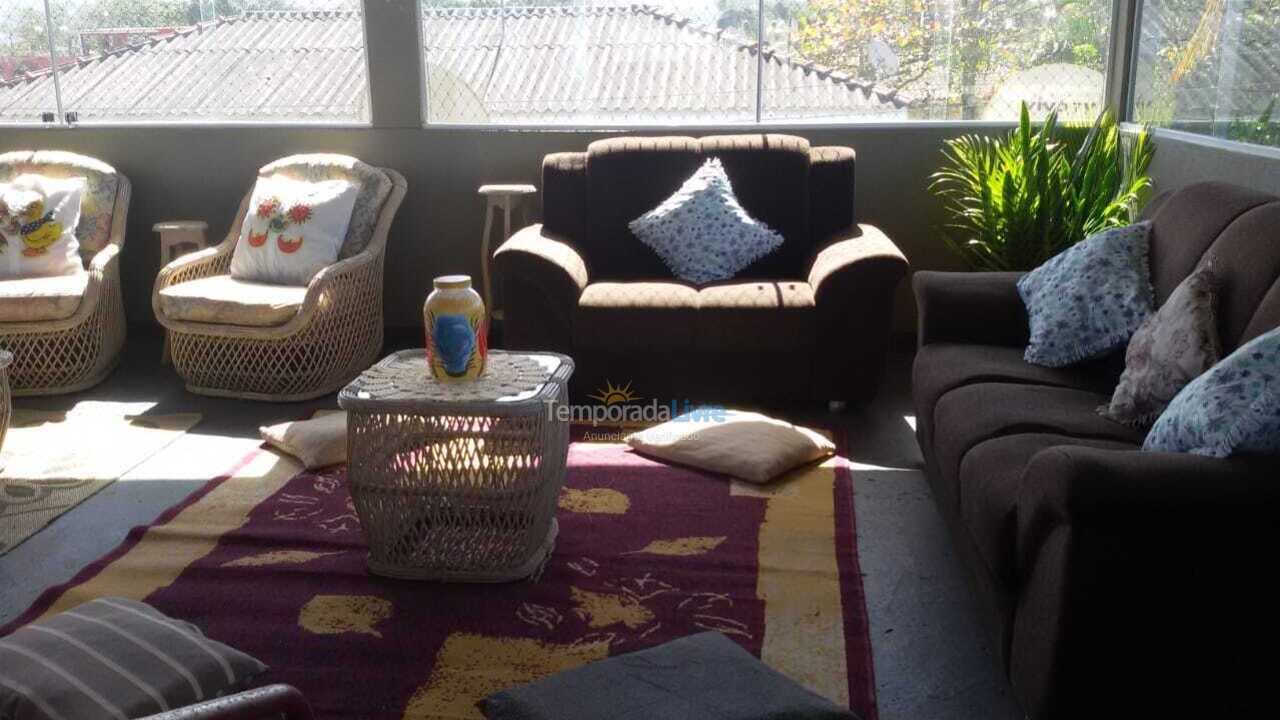 Casa para aluguel de temporada em Guarujá (Praia do Pernambuco)