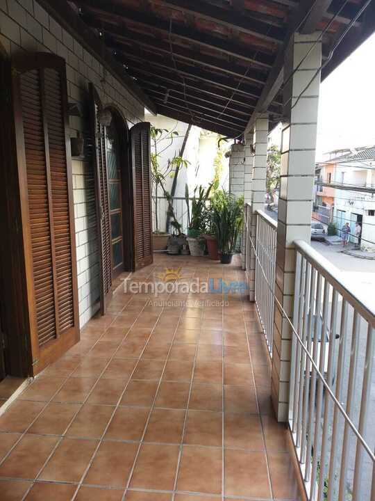 Casa para aluguel de temporada em Guarujá (Praia do Pernambuco)