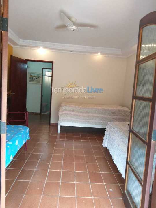 Casa para aluguel de temporada em Guarujá (Praia do Pernambuco)