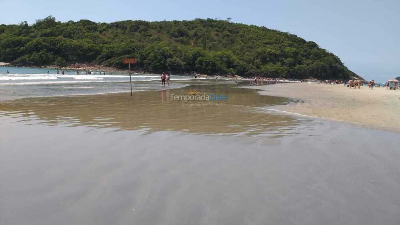 Casa para aluguel de temporada em Guarujá (Praia do Pernambuco)