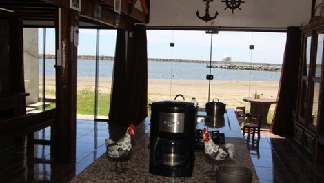 Casa de Playa Frente al Mar – Laguna / SC – ¡Lugar encantador!